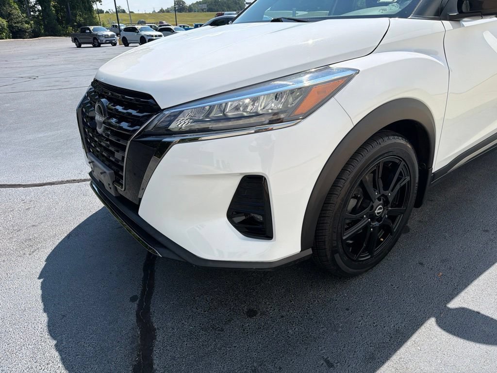 Used 2022 Nissan Kicks SR FWD image 14