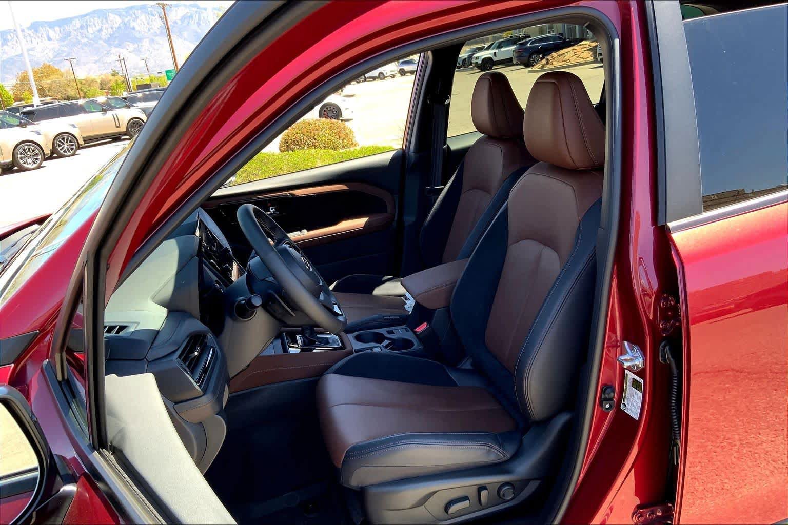 Used 2025 Subaru Forester Touring image 7