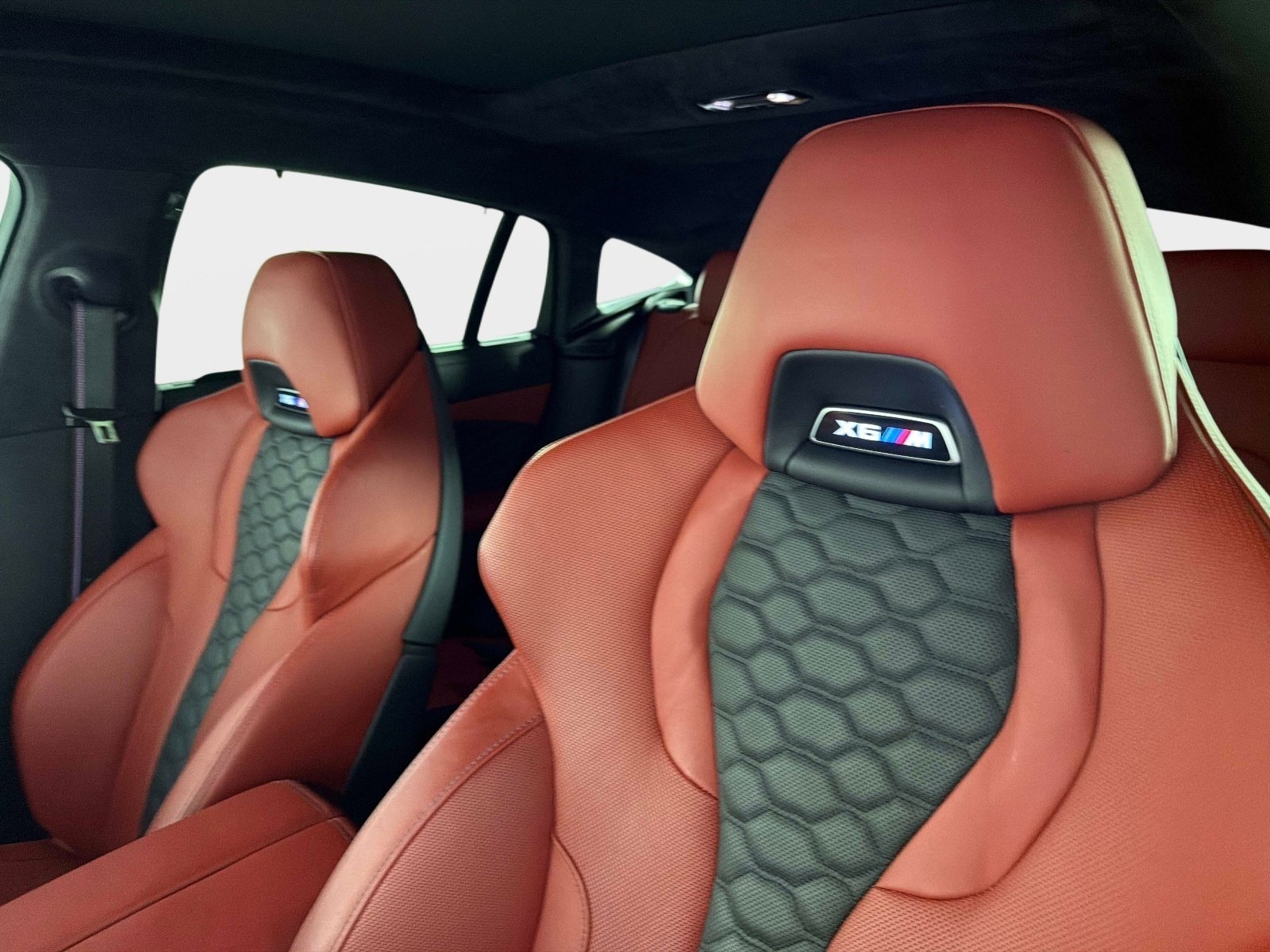 Used 2025 BMW X6 M Competition image 38