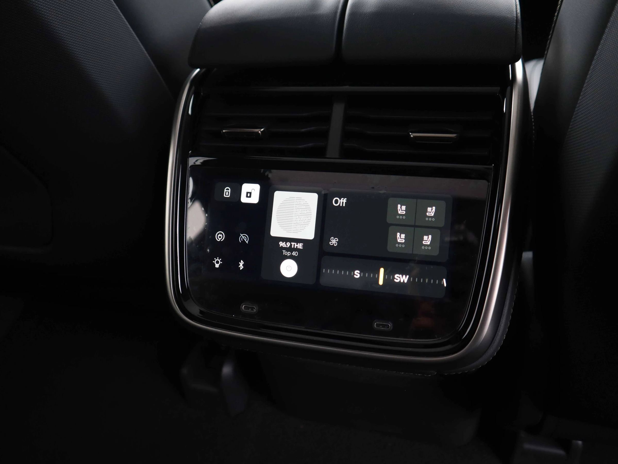 Used 2026 Rivian R1S Adventure image 15