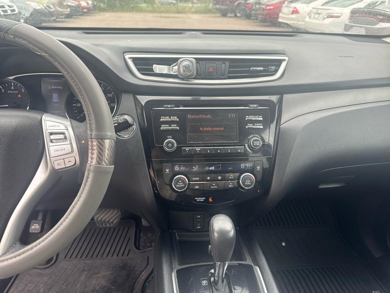 Used 2016 Nissan Rogue SV AWD/4WD image 10