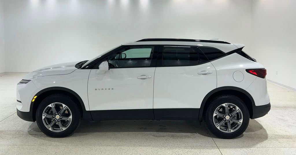 Used 2024 Chevrolet Blazer LT w/ Convenience Package image 2