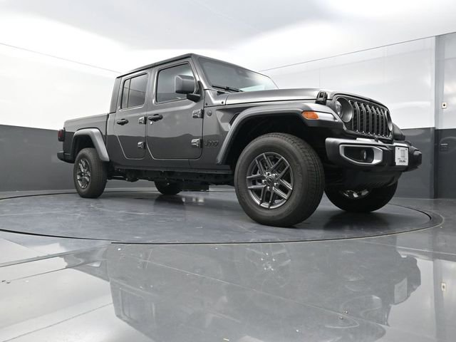 New 2025 Jeep Gladiator Sport image 20