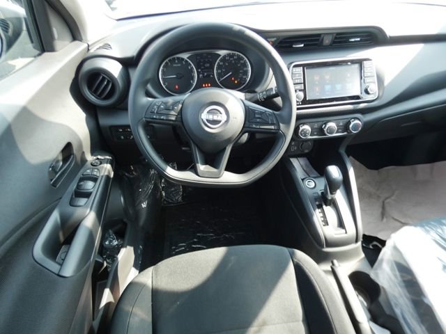 New 2025 Nissan Kicks Play S image 12