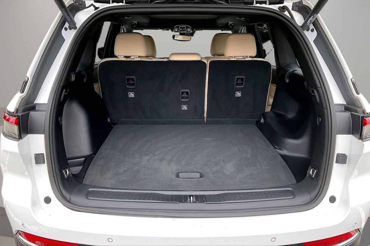 Certified 2023 Jeep Grand Cherokee Limited w/ MOPAR Finishing Package image 27