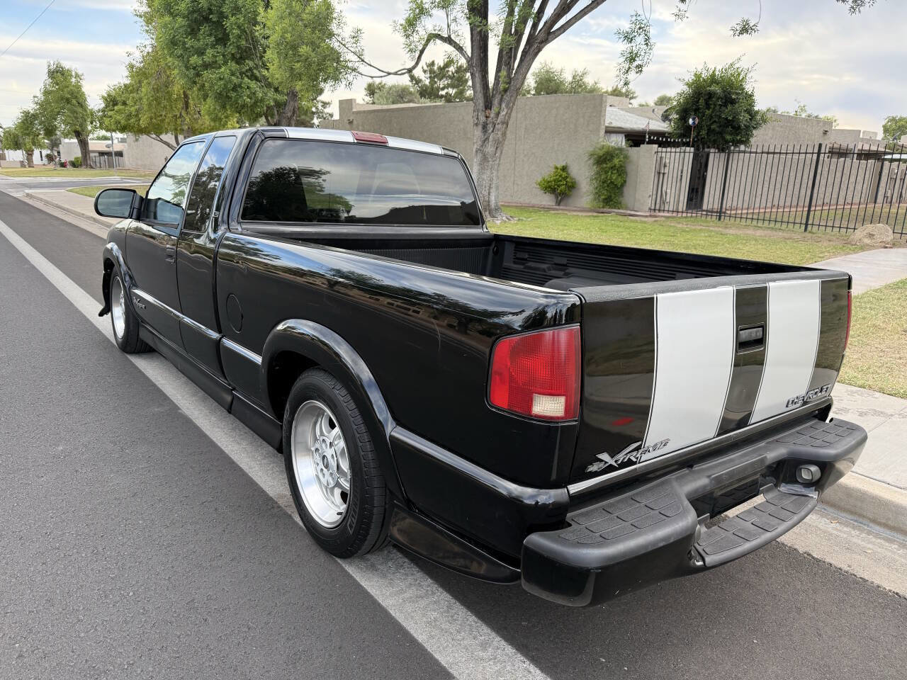 Used 2002 Chevrolet S10 Pickup LS w/ LS Preferred Equipment Group image 9