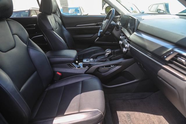 Used 2024 Kia Telluride LX image 17