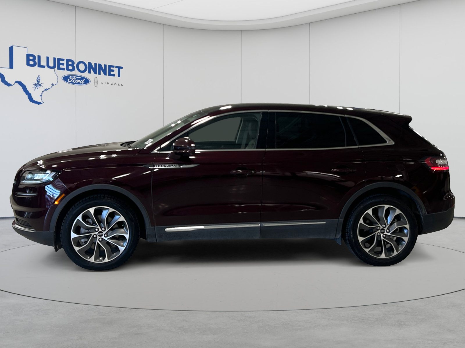 Used 2022 Lincoln Nautilus Reserve AWD/4WD image 8