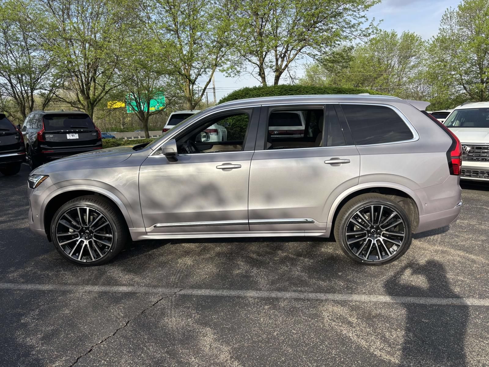 New 2026 Volvo XC90 B6 Plus w/ Protection Package Premier AWD/4WD image 8