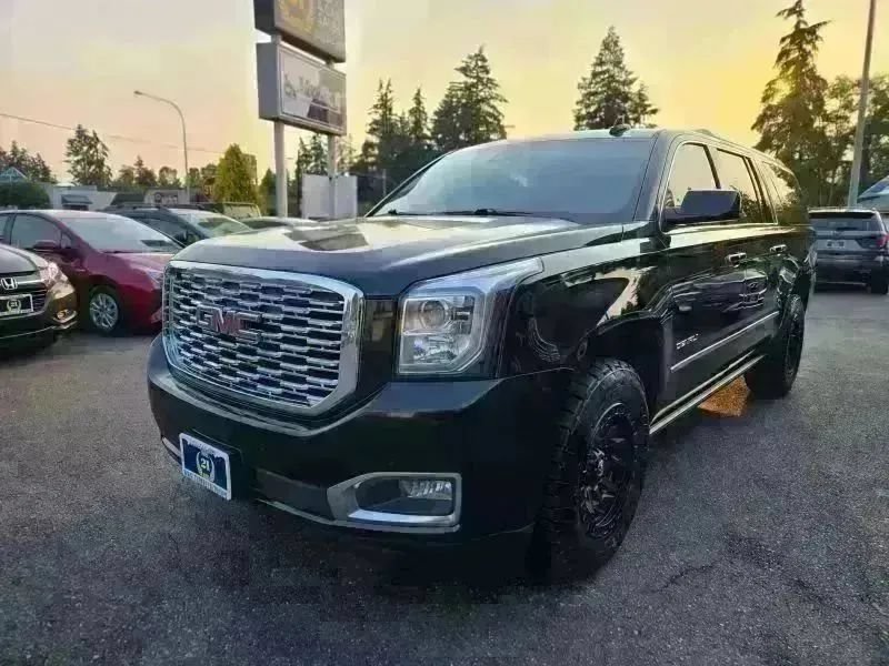 Used 2018 GMC Yukon XL Denali w/ Denali Ultimate Package AWD/4WD image 29