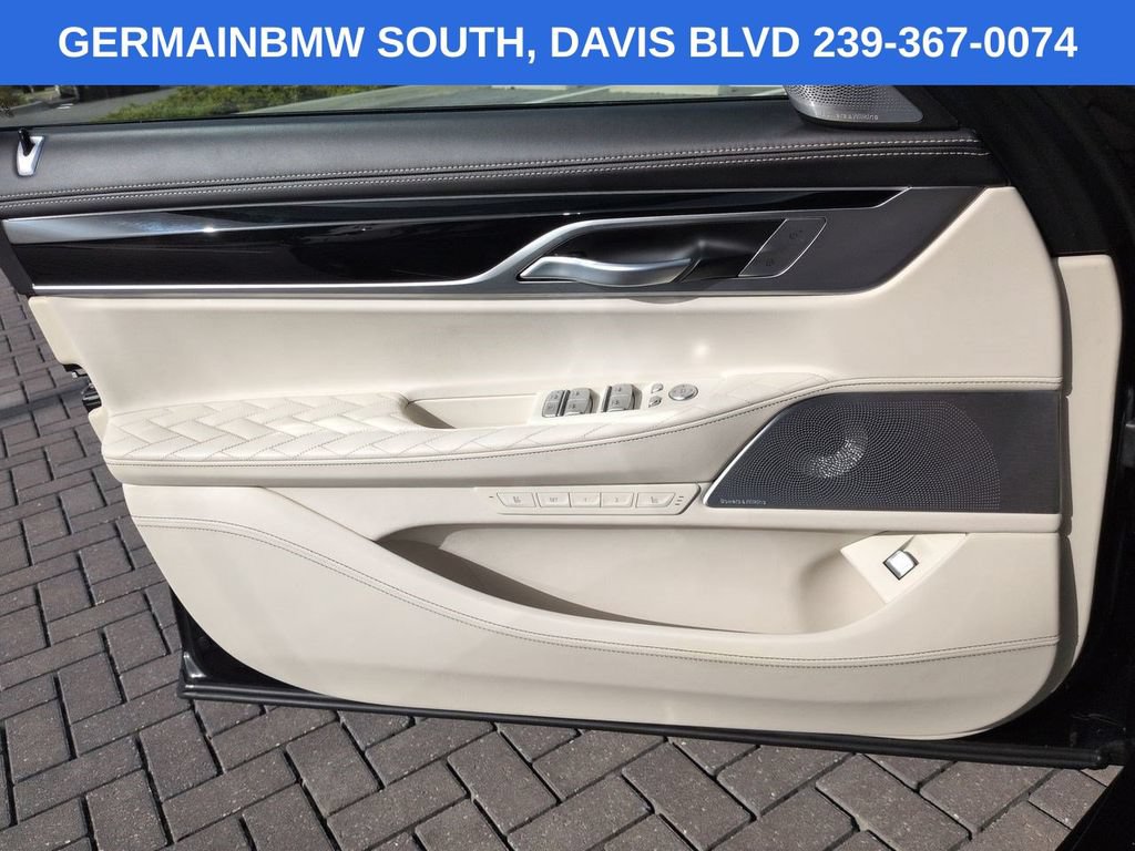 Used 2022 BMW ALPINA B7 xDrive AWD/4WD image 29