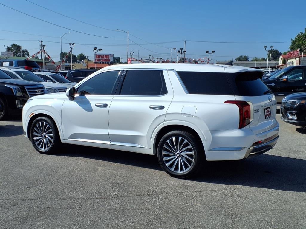 Used 2024 Hyundai Palisade Calligraphy image 3