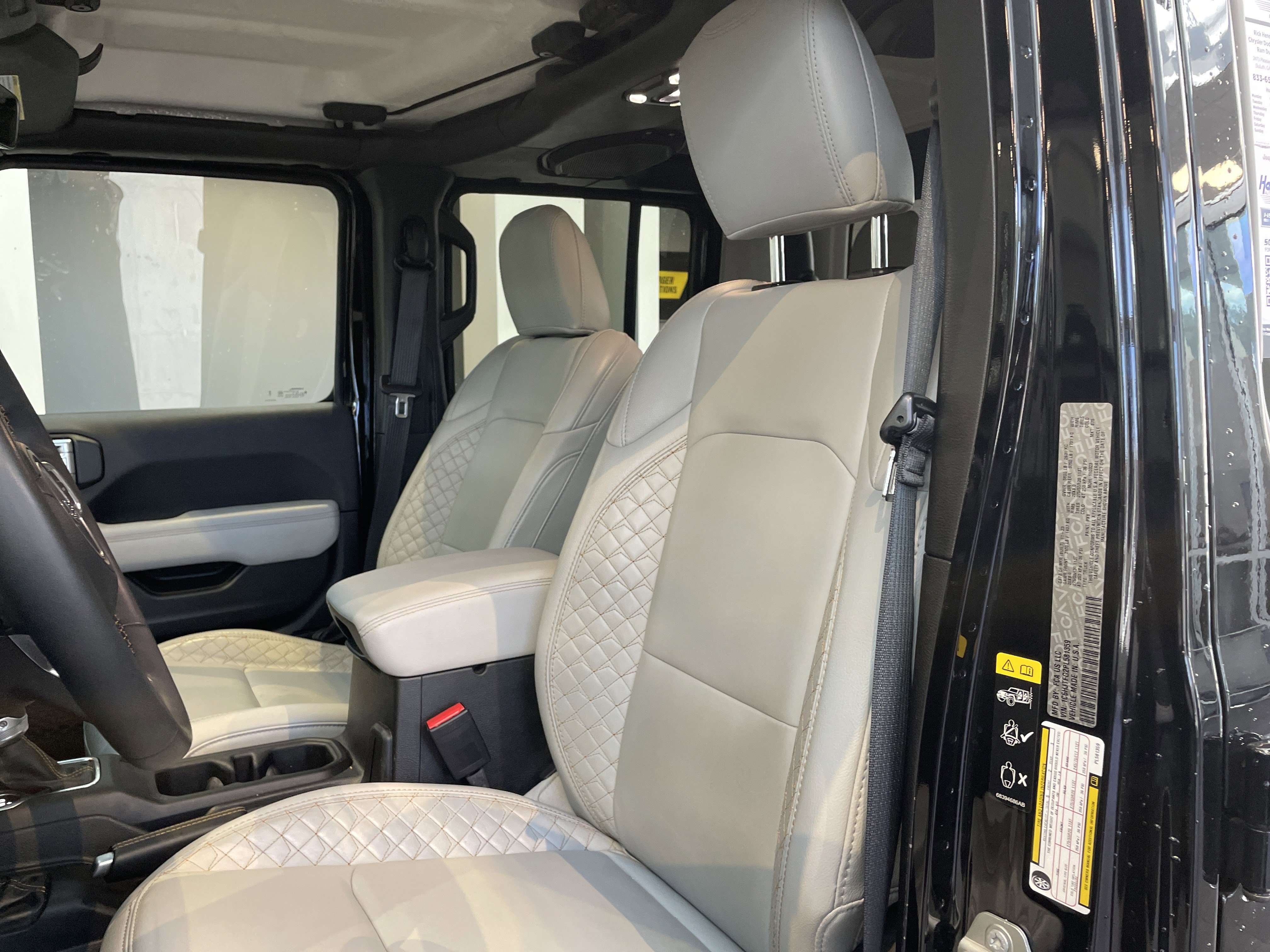 Used 2023 Jeep Gladiator Overland AWD/4WD image 17
