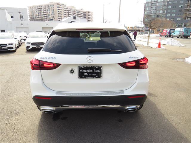 Used 2025 Mercedes-Benz GLA 250 4MATIC image 3