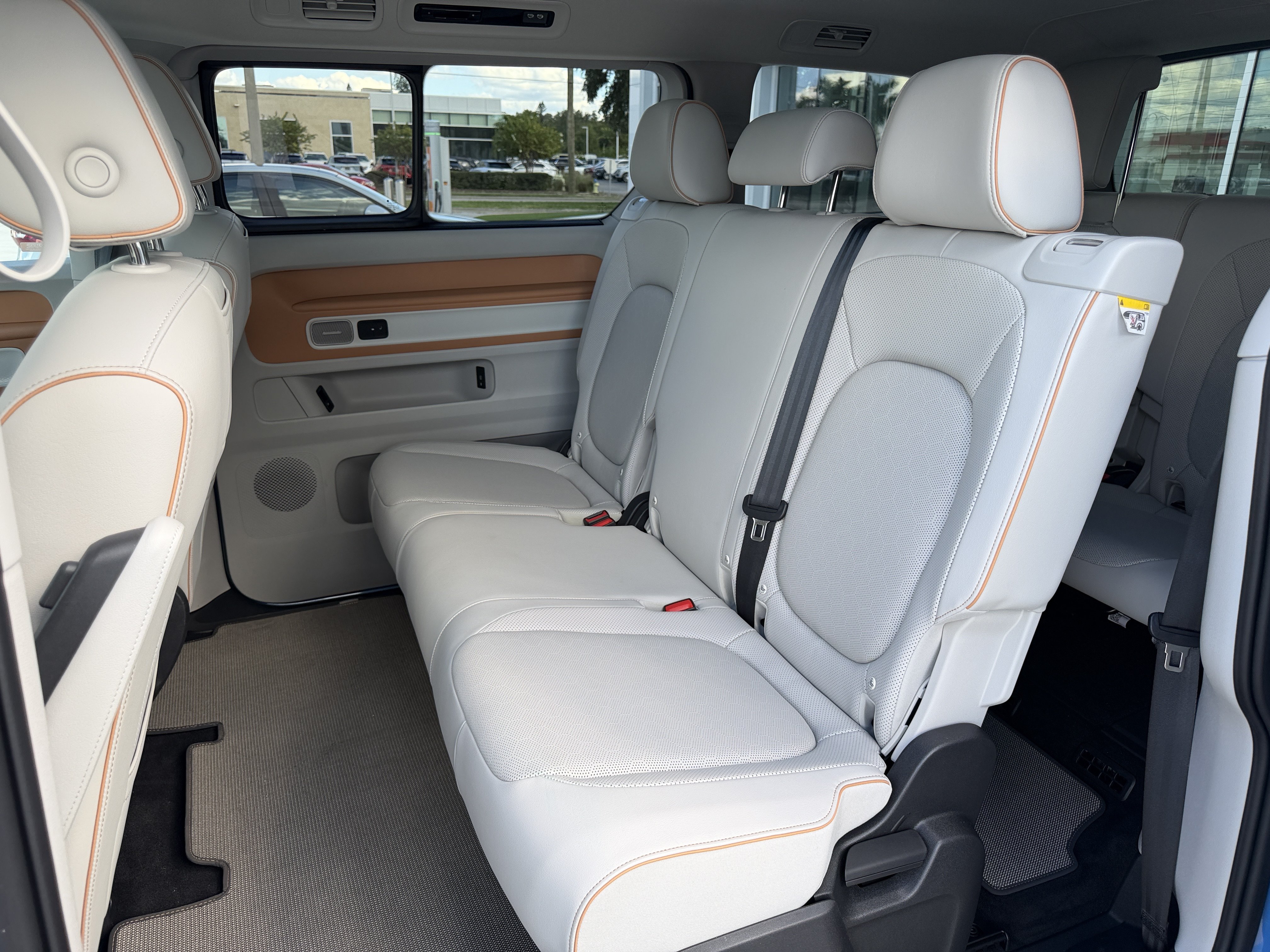 Used 2025 Volkswagen ID. Buzz 1st Edition RWD image 19
