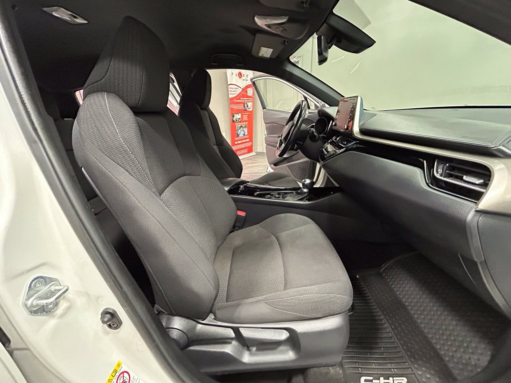 Used 2019 Toyota C-HR XLE FWD image 40