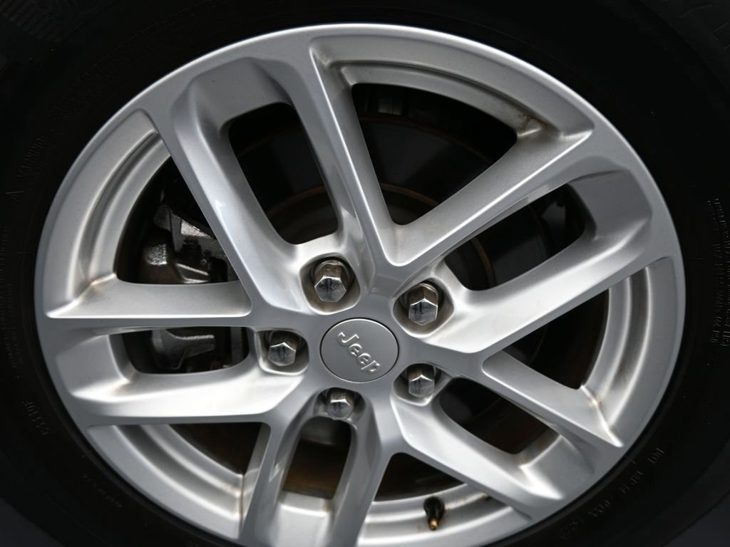 Used 2023 Jeep Grand Cherokee L Laredo w/ Luxury Tech Group I image 44