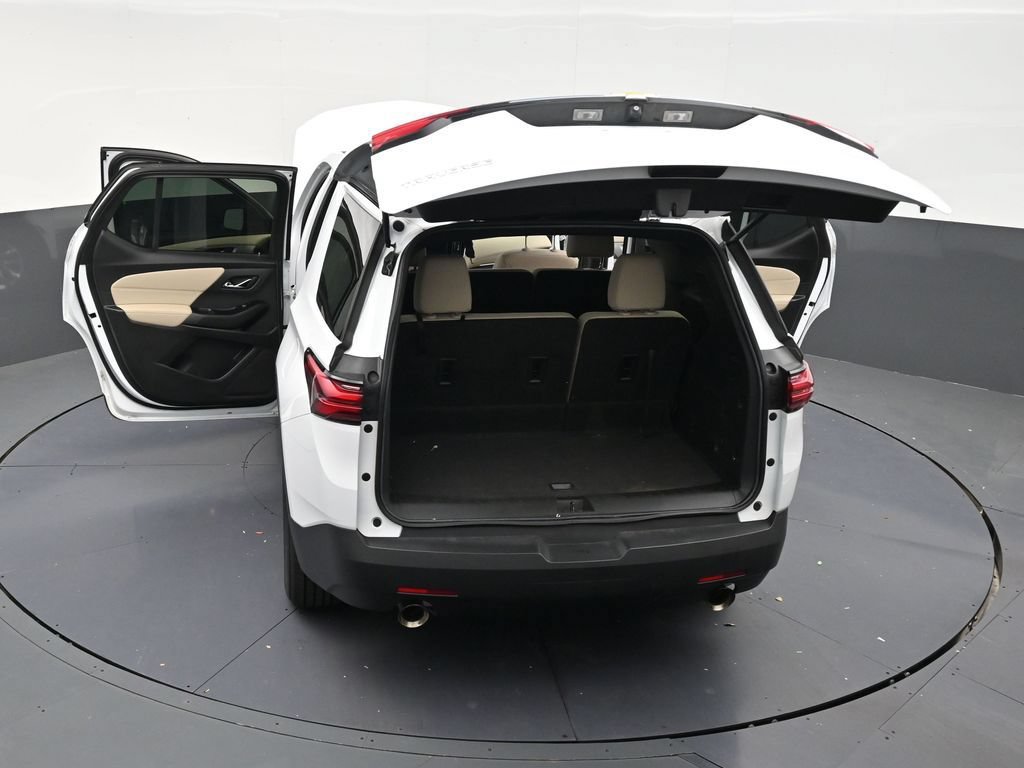 Used 2023 Chevrolet Traverse LS FWD image 32