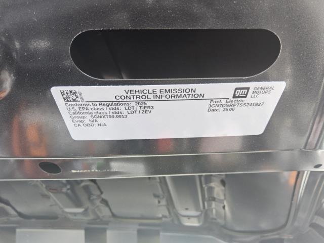Used 2025 Chevrolet Equinox EV RS FWD image 11