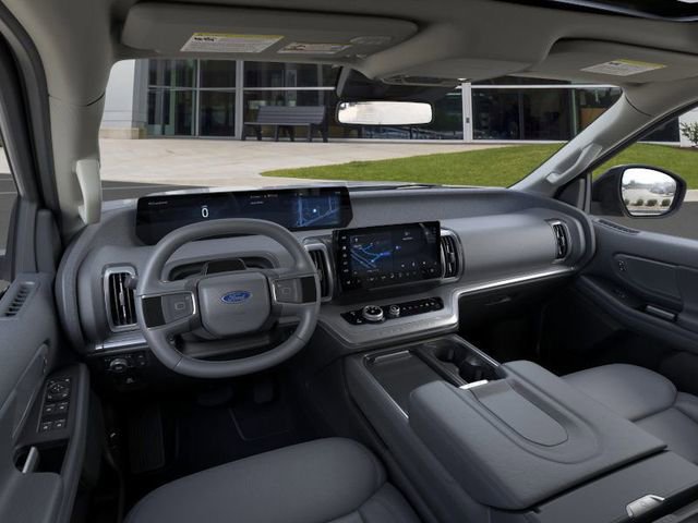 New 2026 Ford Expedition Active image 9