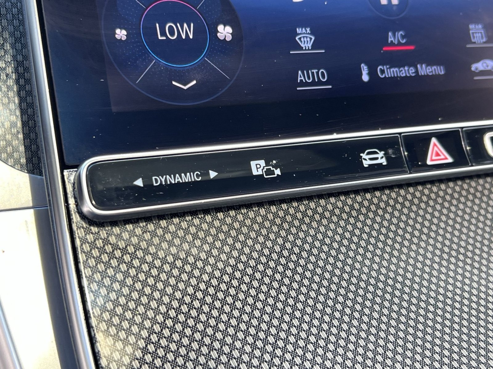 Used 2024 Mercedes-Benz GLC 300 4MATIC image 39