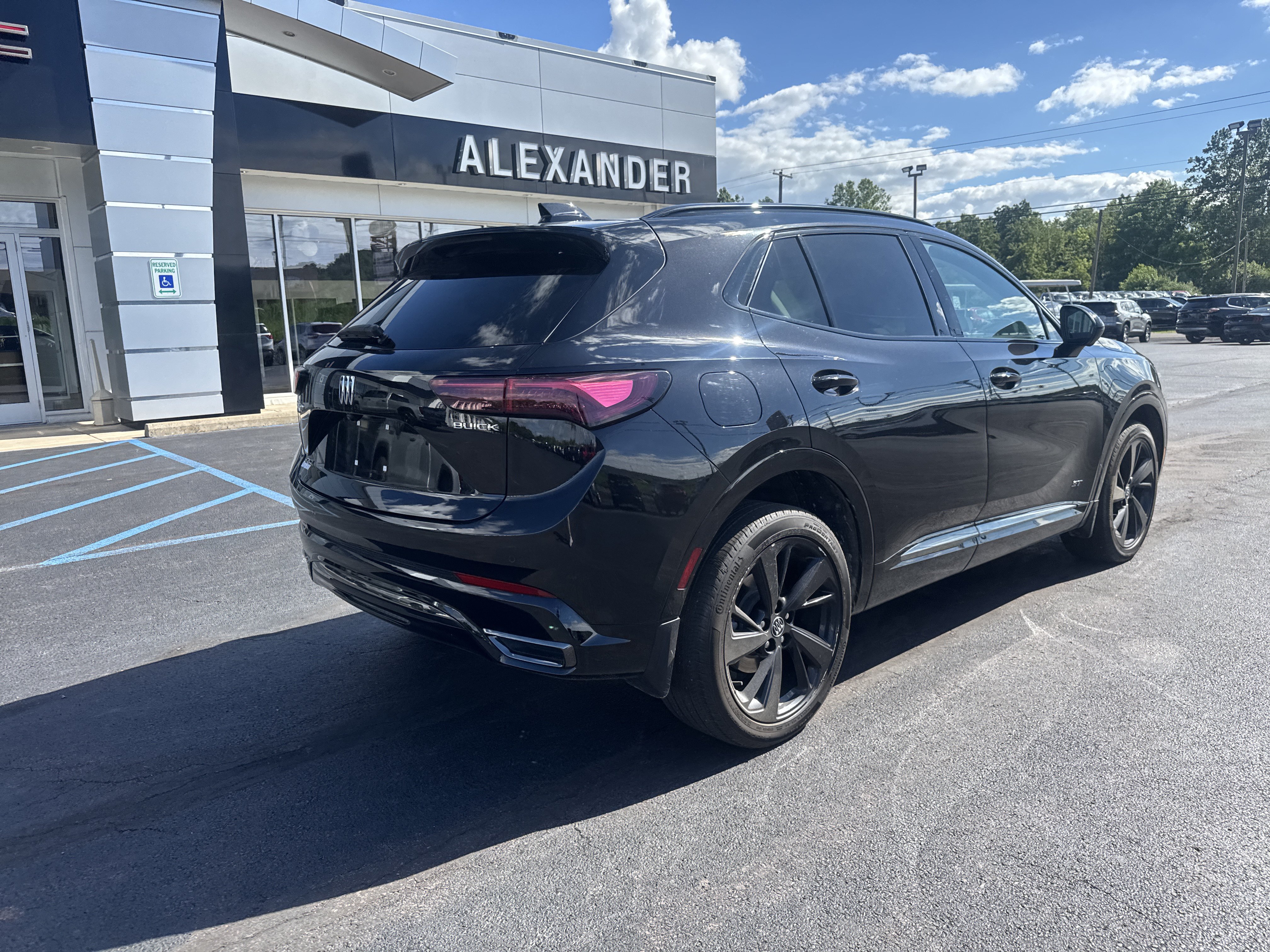 Used 2025 Buick Envision Sport Touring AWD/4WD video 3