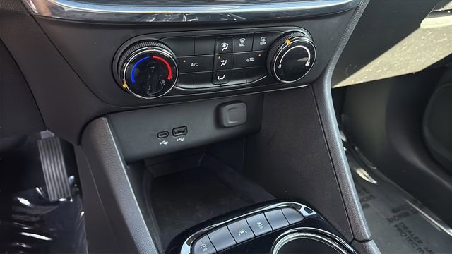 Used 2024 Buick Encore GX Preferred image 30