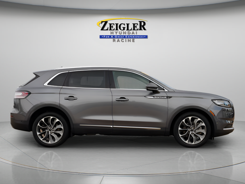 Used 2023 Lincoln Nautilus Reserve AWD/4WD image 8
