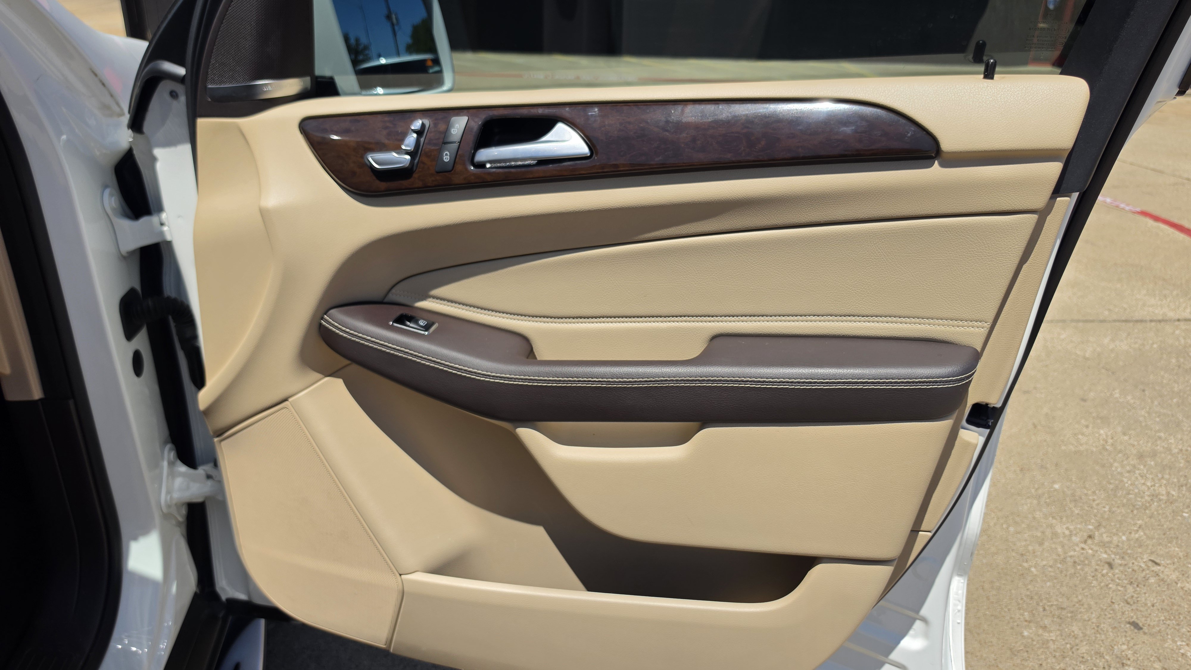 Used 2018 Mercedes-Benz GLE 350 w/ Premium 1 Package image 34