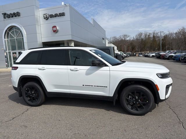 New 2026 Jeep Grand Cherokee Altitude image 2