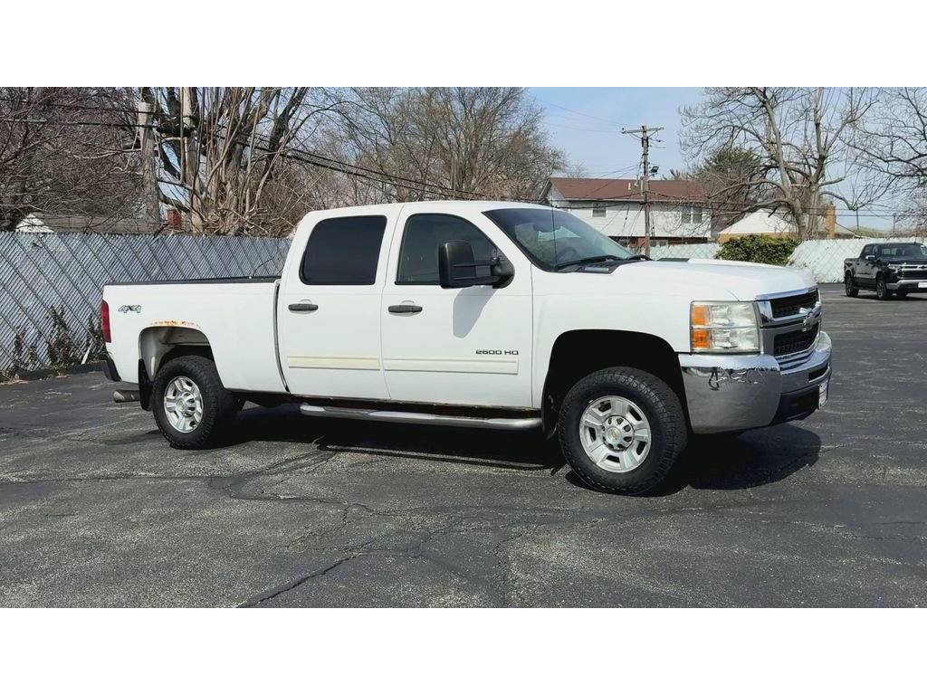 Used 2010 Chevrolet Silverado 2500 LT w/ Interior Plus Package AWD/4WD image 2