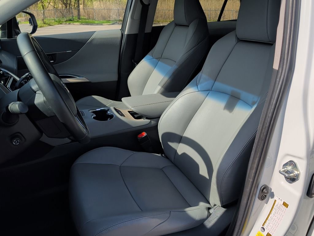 Certified 2023 Toyota Venza XLE AWD/4WD image 15