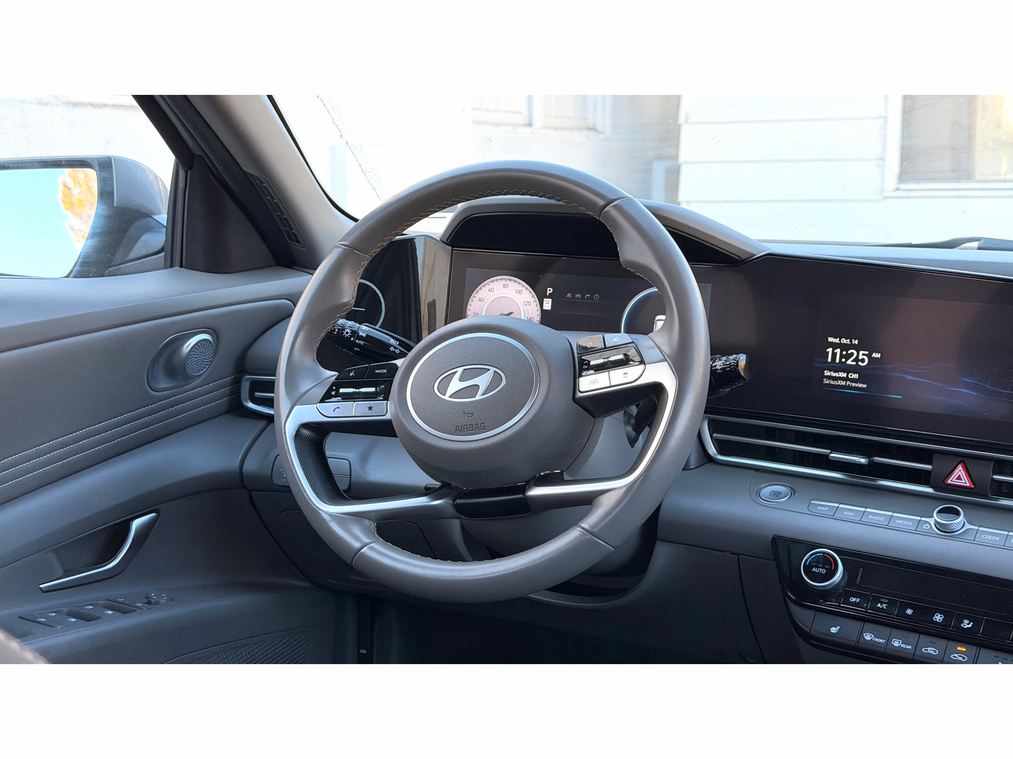 Used 2025 Hyundai Elantra SEL FWD image 17