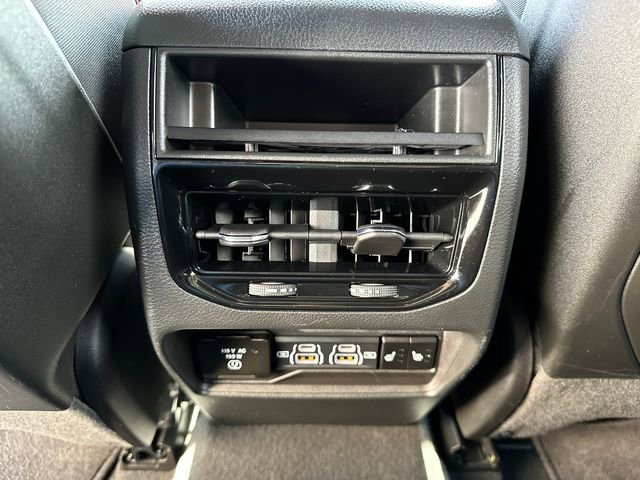 Used 2024 Jeep Grand Cherokee Limited image 20