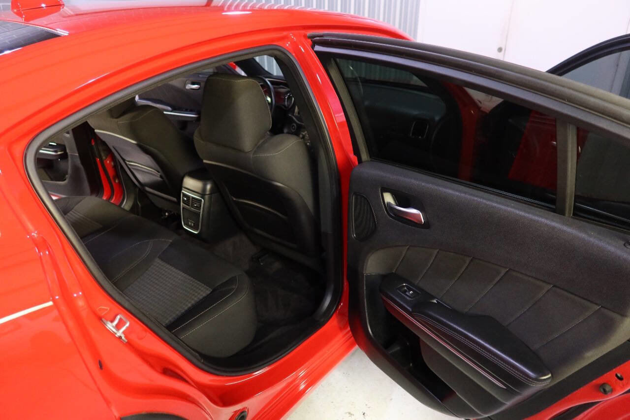Used 2017 Dodge Charger SXT w/ Rallye Group image 14