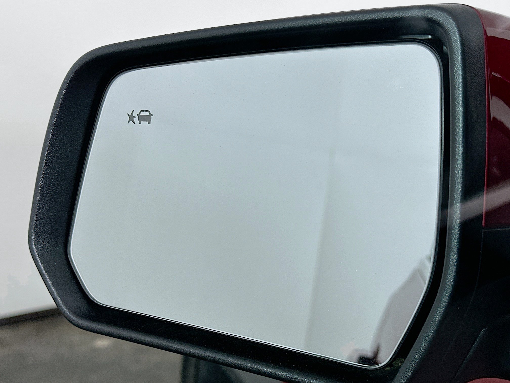 Used 2023 GMC Acadia SLT w/ LPO, Floor Liner Package FWD image 16