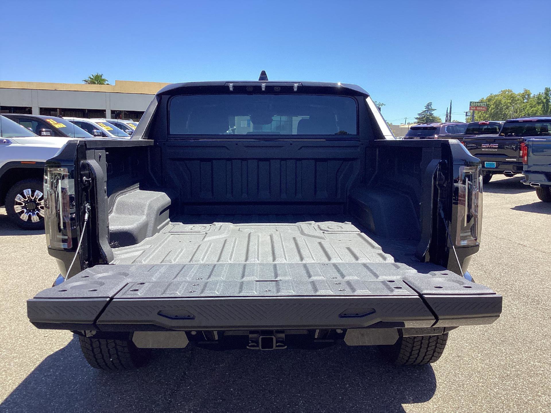 New 2025 GMC Hummer EV 2X image 6