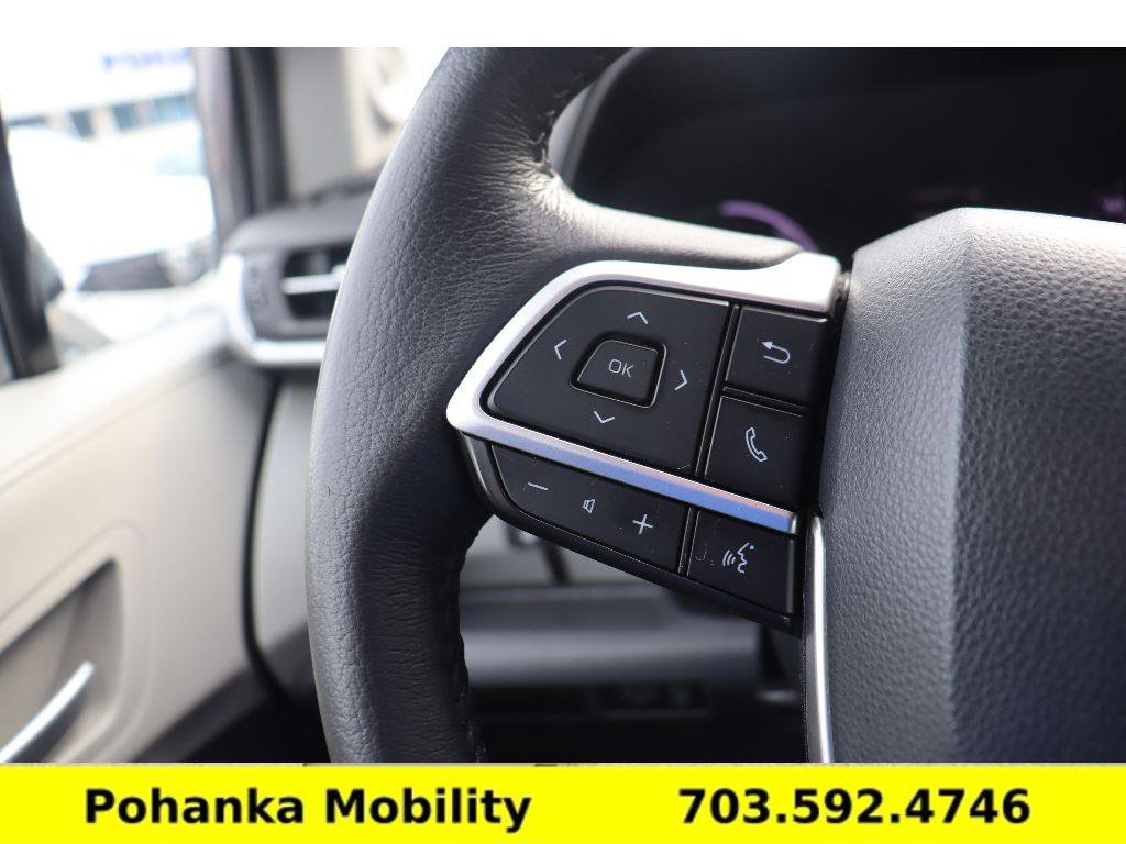 Used 2021 Toyota Sienna XLE w/ XLE Plus Package image 12