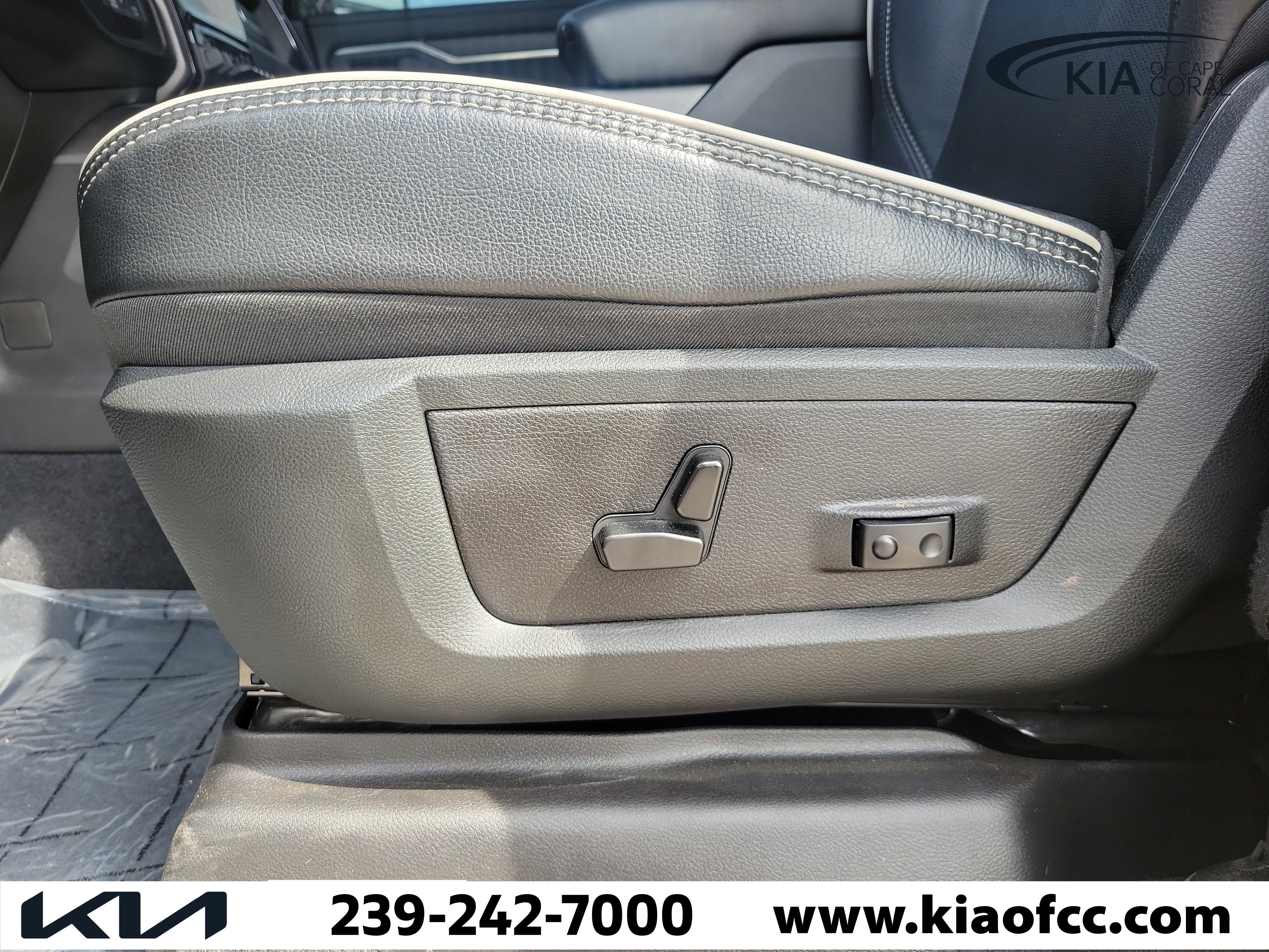 Used 2025 RAM 2500 Laramie w/ Night Edition AWD/4WD image 24
