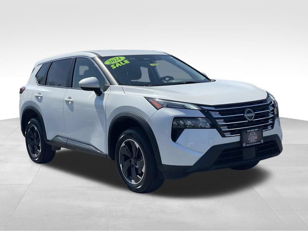 Certified 2024 Nissan Rogue SV w/ SV Premium Package AWD/4WD image 3