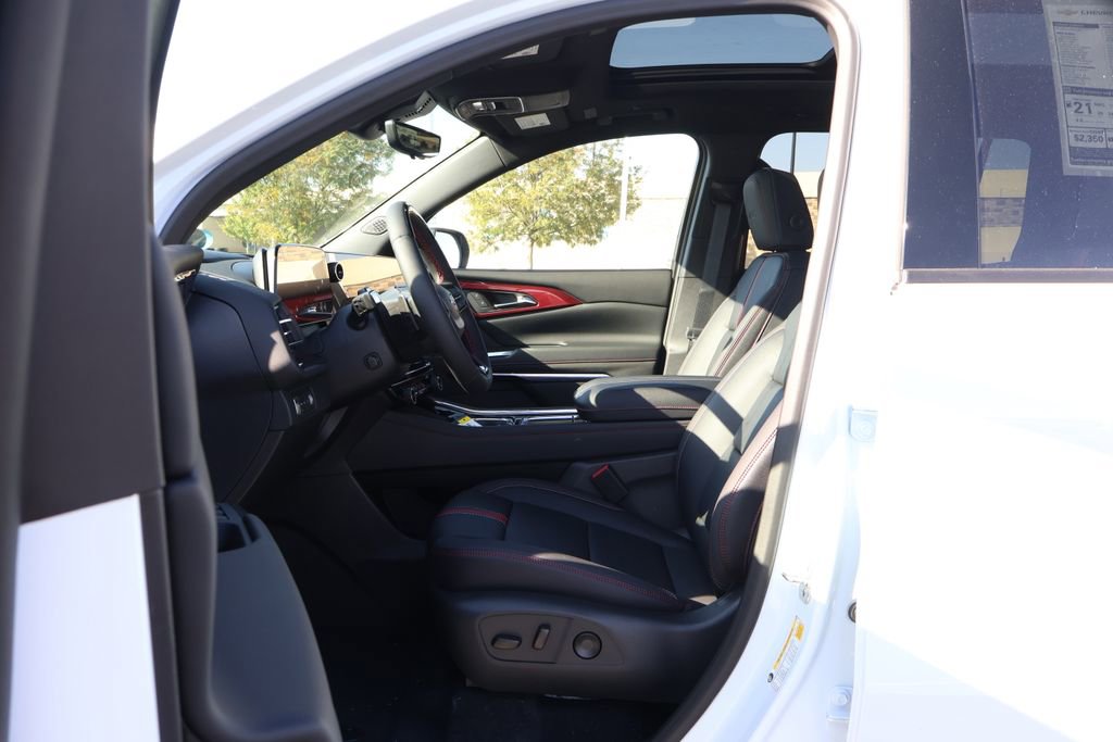 New 2026 Chevrolet Traverse RS w/ LPO, Floor Liner Package image 14