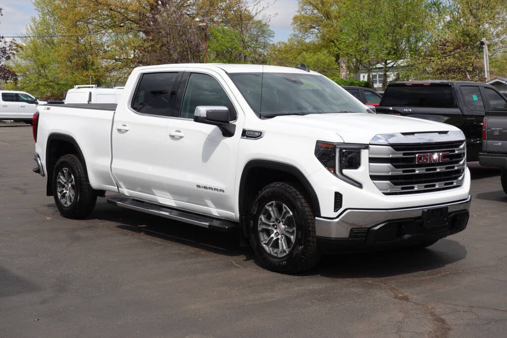 Used 2023 GMC Sierra 1500 SLE w/ X31 Off-Road Package AWD/4WD image 5