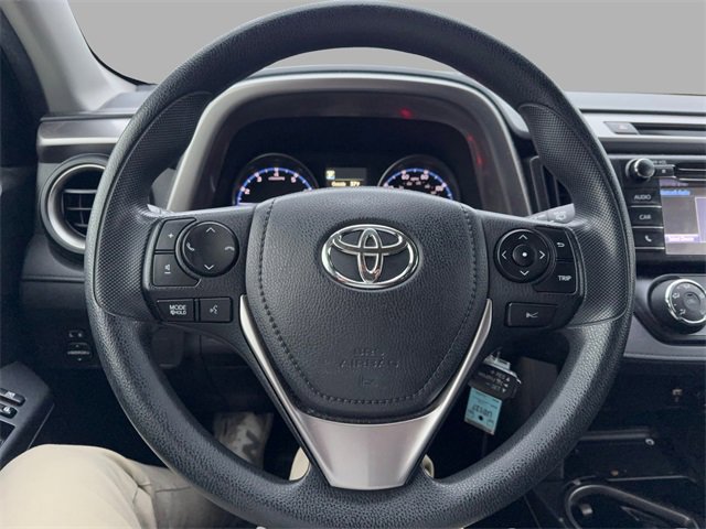 Used 2018 Toyota RAV4 LE image 13