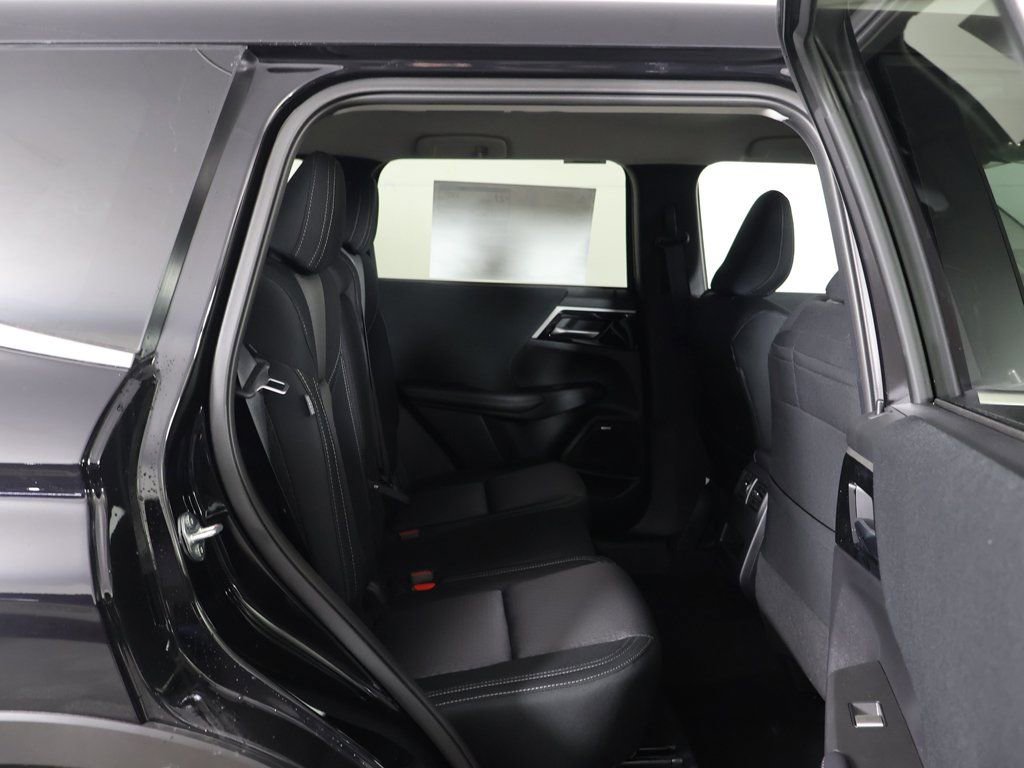 New 2026 Mitsubishi Outlander ES image 31