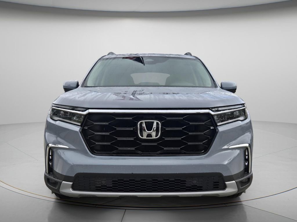 Used 2025 Honda Pilot Touring image 5