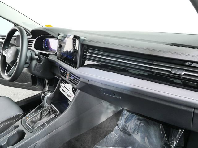 Used 2025 Volkswagen Jetta SEL FWD image 32