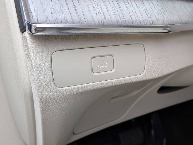 Certified 2023 Volvo XC90 B6 Plus w/ Protection Package Premier image 23