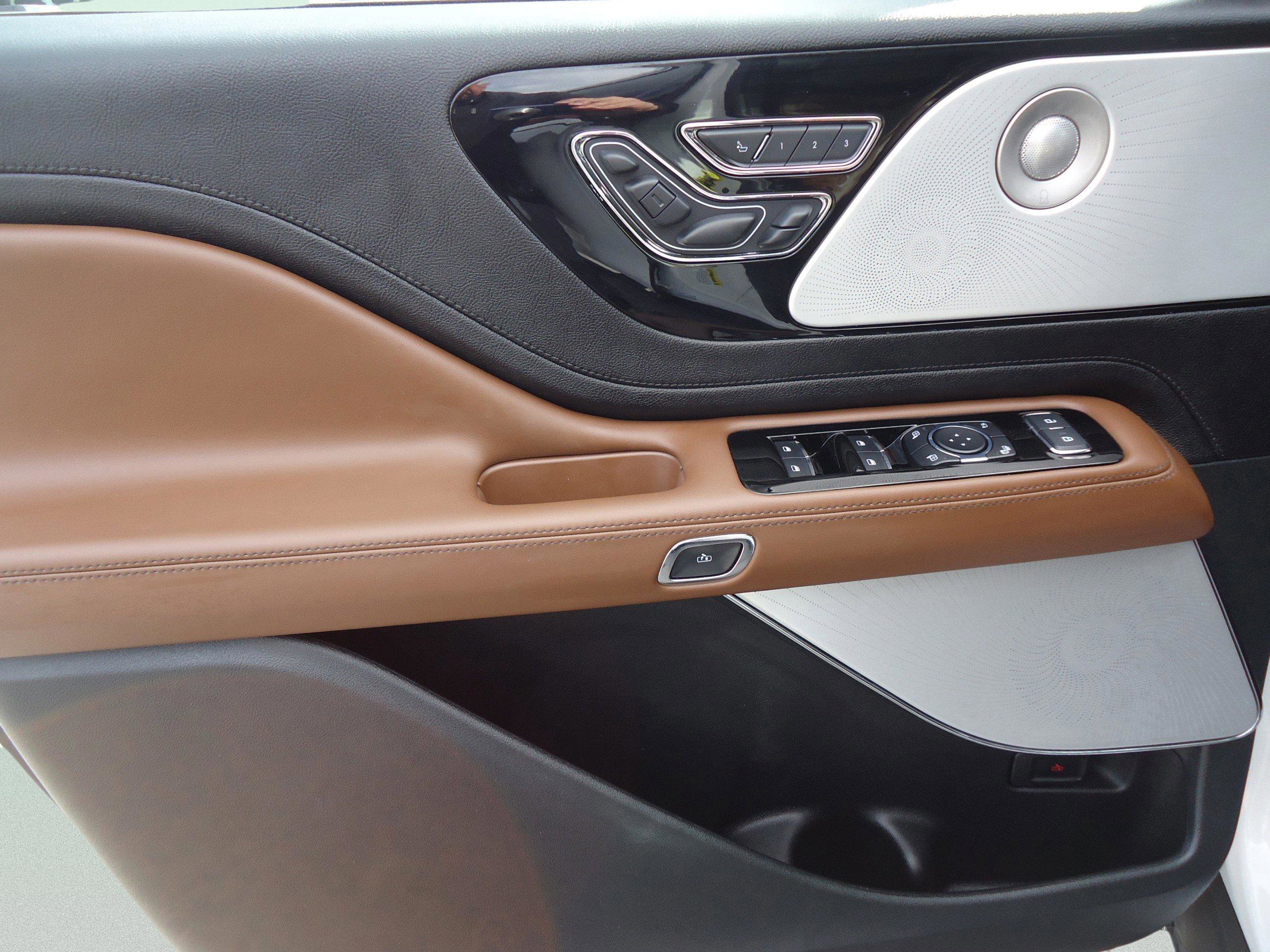 Used 2024 Lincoln Aviator Reserve w/ Equipment Group 201A image 23