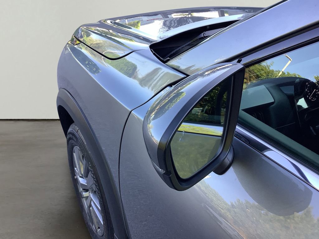 Used 2025 Nissan Pathfinder SV AWD/4WD image 11