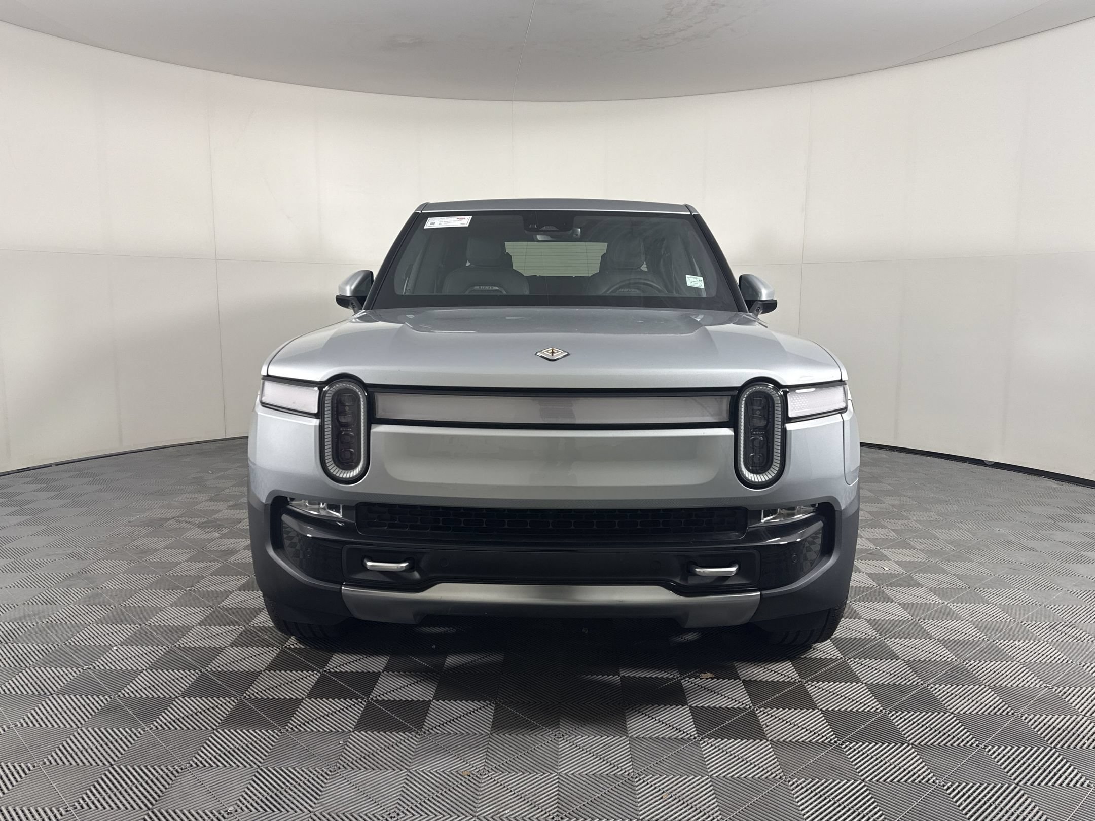 Used 2023 Rivian R1T Adventure AWD/4WD image 6